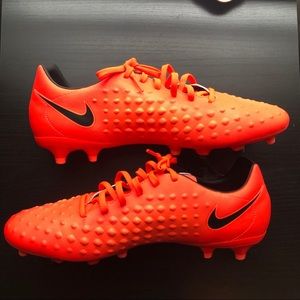 NIKE MAGISTA OPUS II FG Soccer Cleats